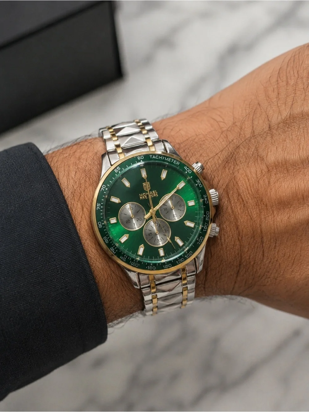 Invicta Montres Prestige Chronograph Watch Green Dial Two-Tone stainless steel